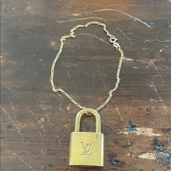 Louis Vuitton Jewelry - Gorgeous 14k gold ankle or arm bracelet